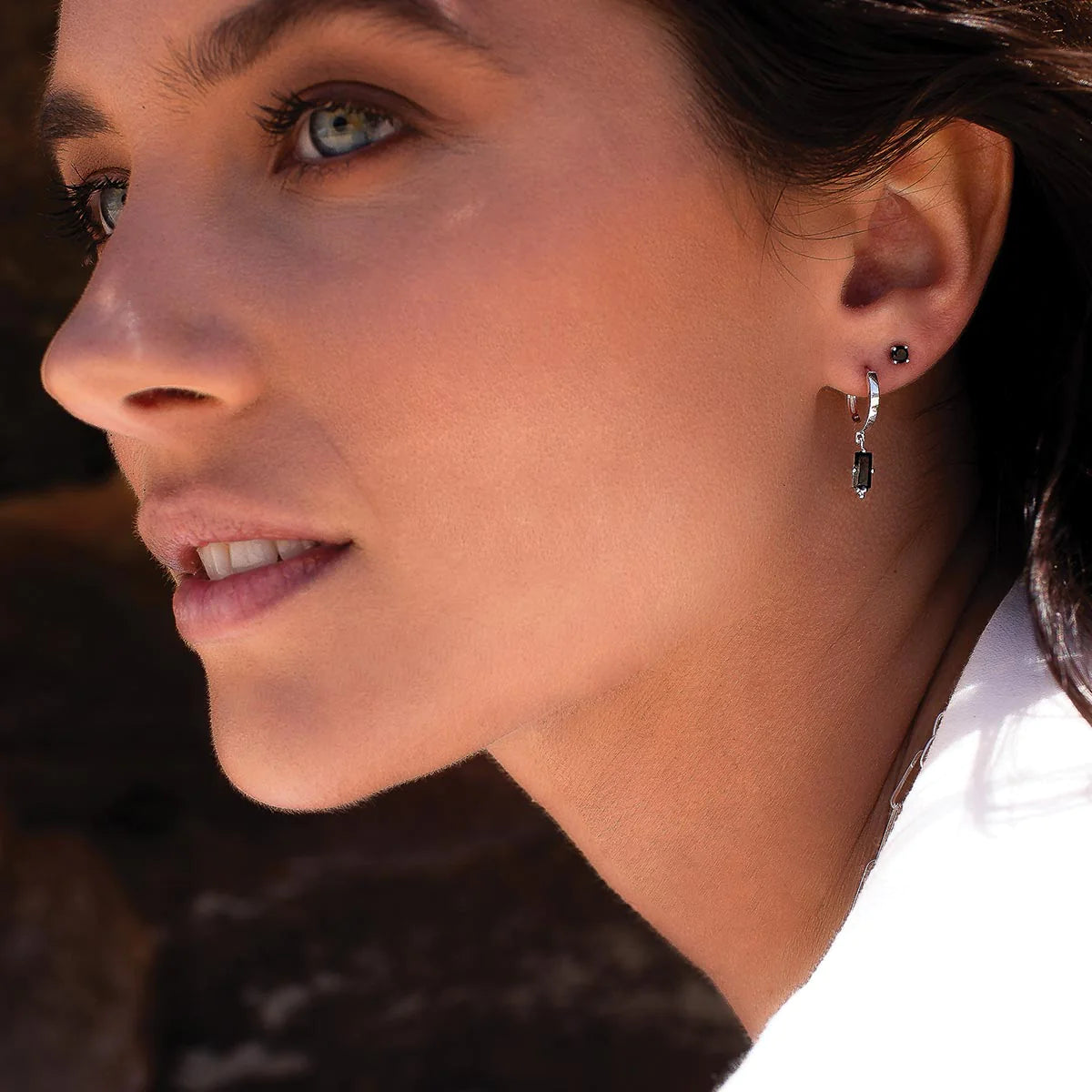 BLACK SPINEL BAGUETTE HUGGIES