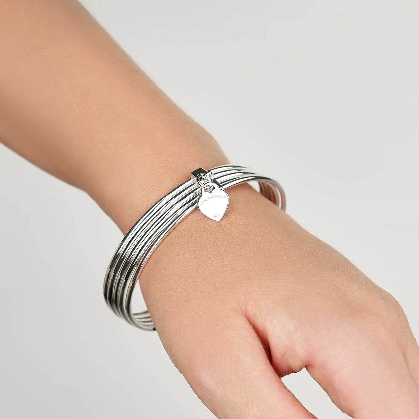 VT 5-STACK BANGLE WITH FLAT HEART