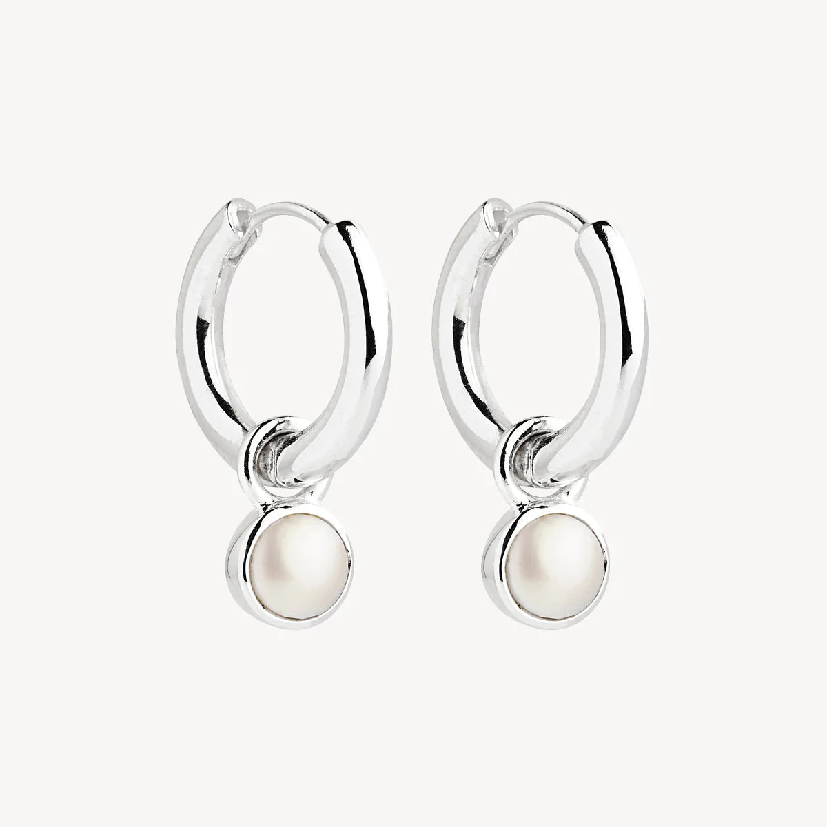 HEAVENLY PEARL EARRING