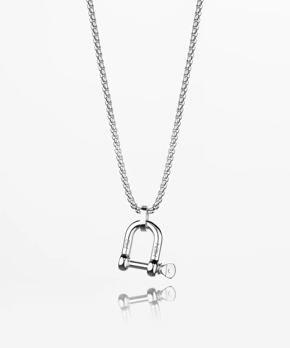 PIG & HEN D-SHACKLE NECKLACE